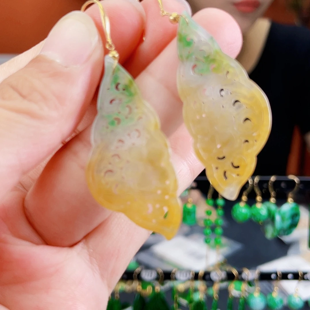 18K金镶嵌翡翠耳饰