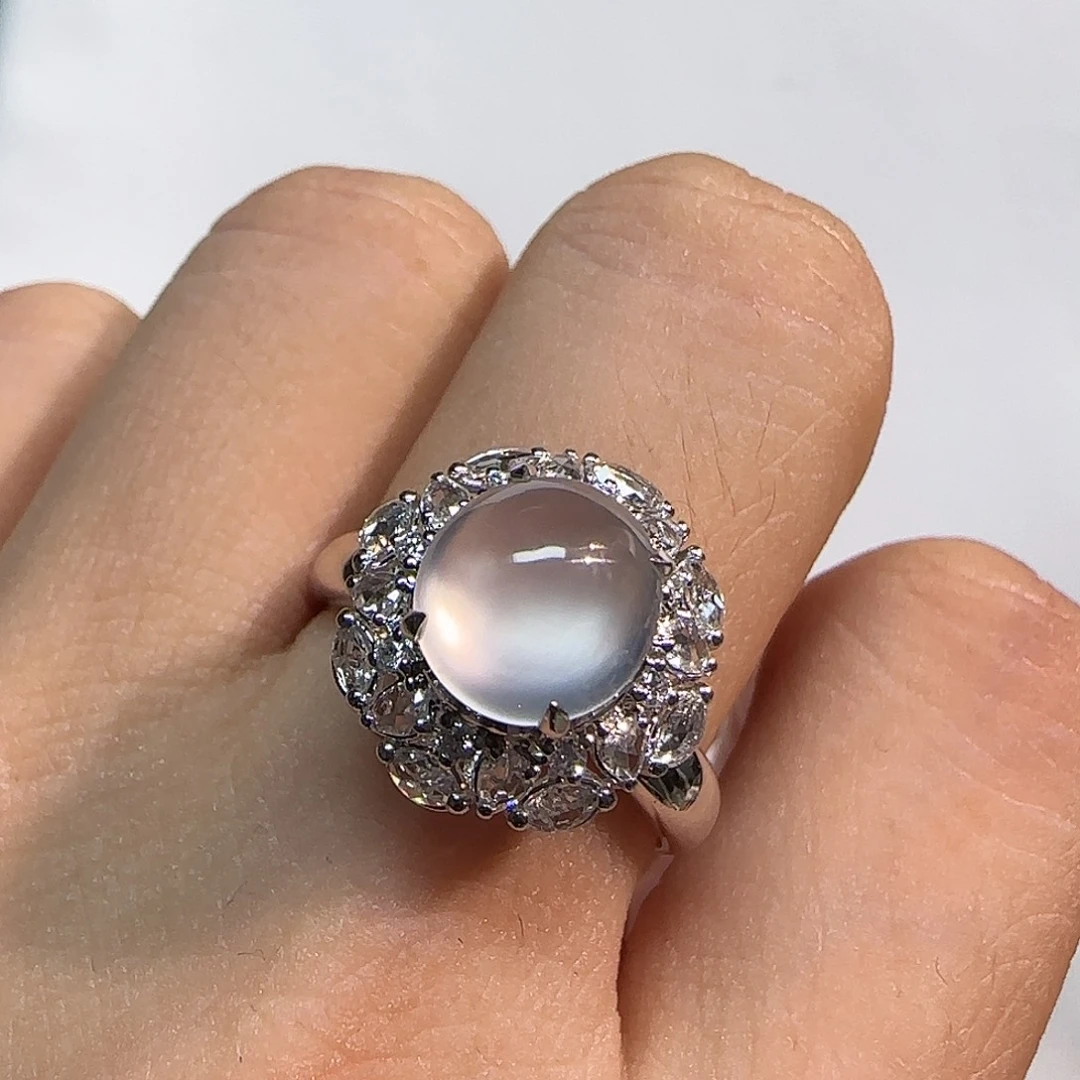 翡翠18K金镶嵌戒指蛋面