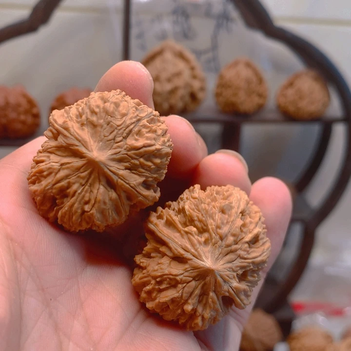 嘻***卡吊坠文玩核桃137 小的