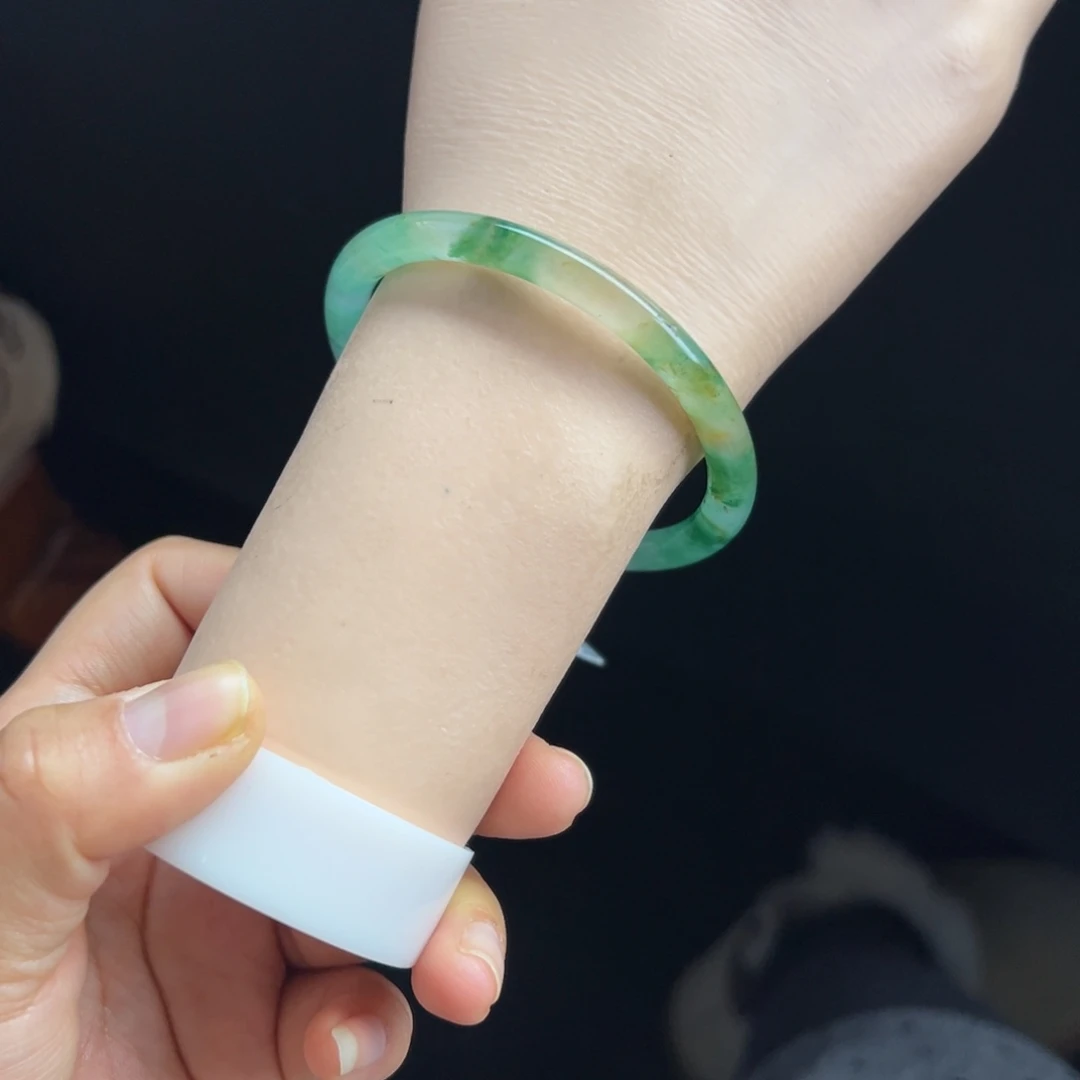 石英质玉未镶嵌手镯非洲翠5655