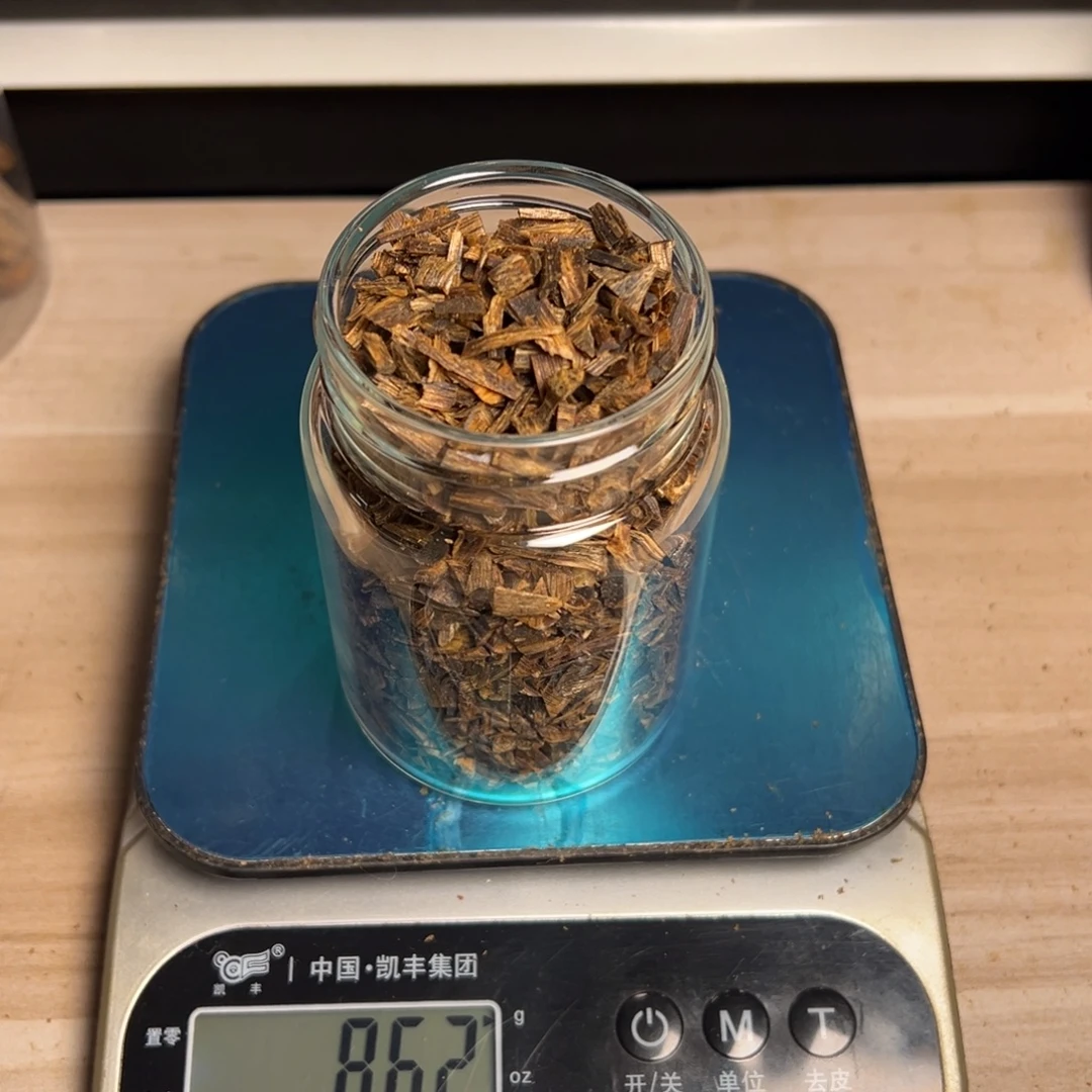 闫***森沉香沉香碎屑海南澄迈红棋沉水切珠老料86克