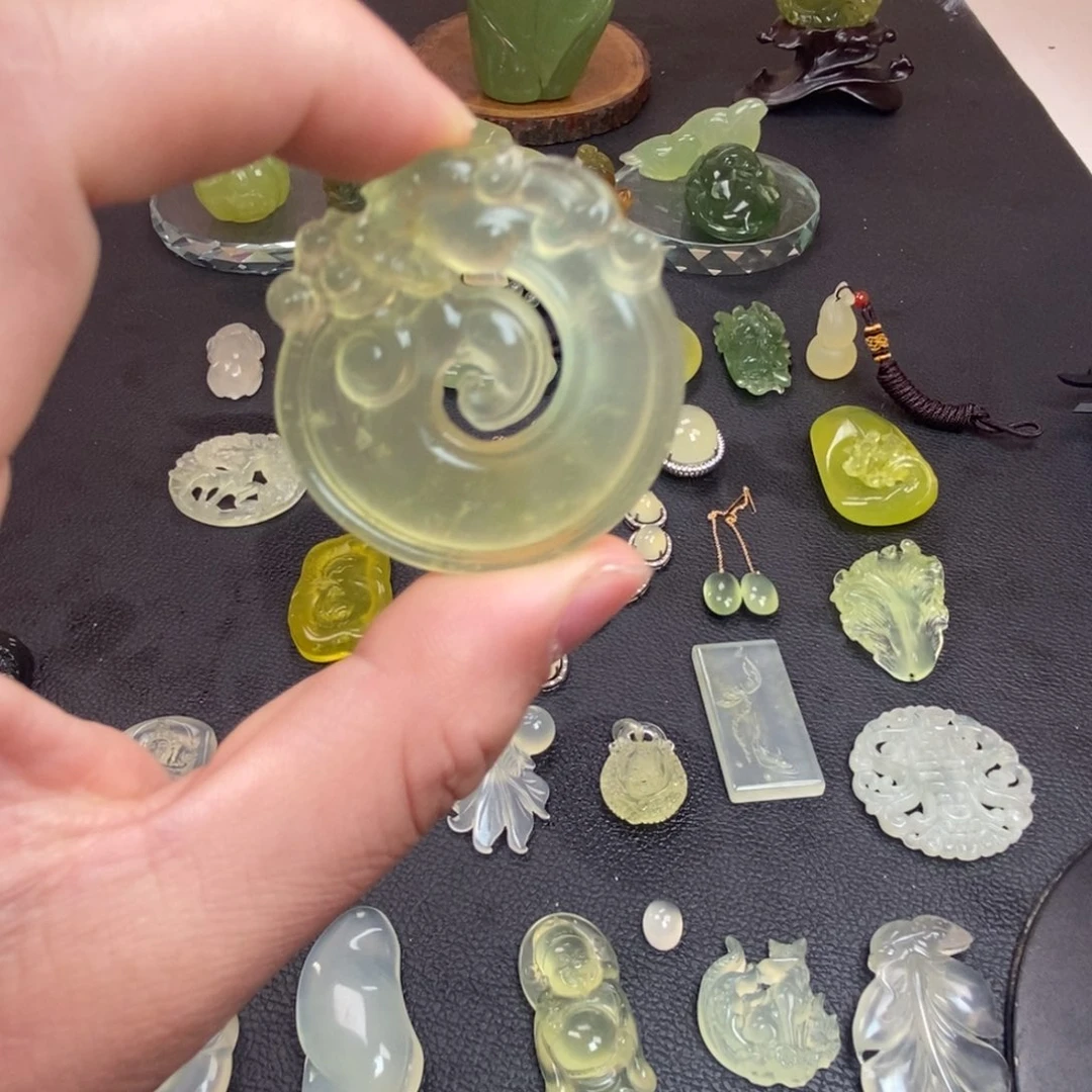 蛇纹石玉合金颈饰