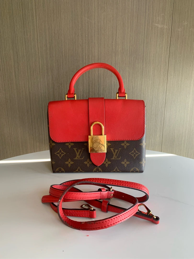 95新 LouisVuitton/路易威登  经典老花拼红色lock bb 锁头包