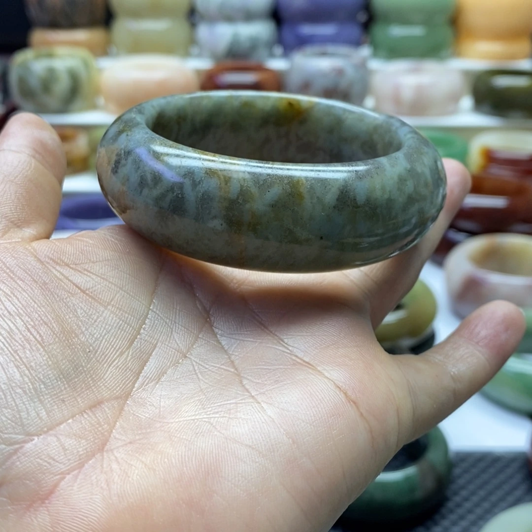 石英质玉未镶嵌手镯