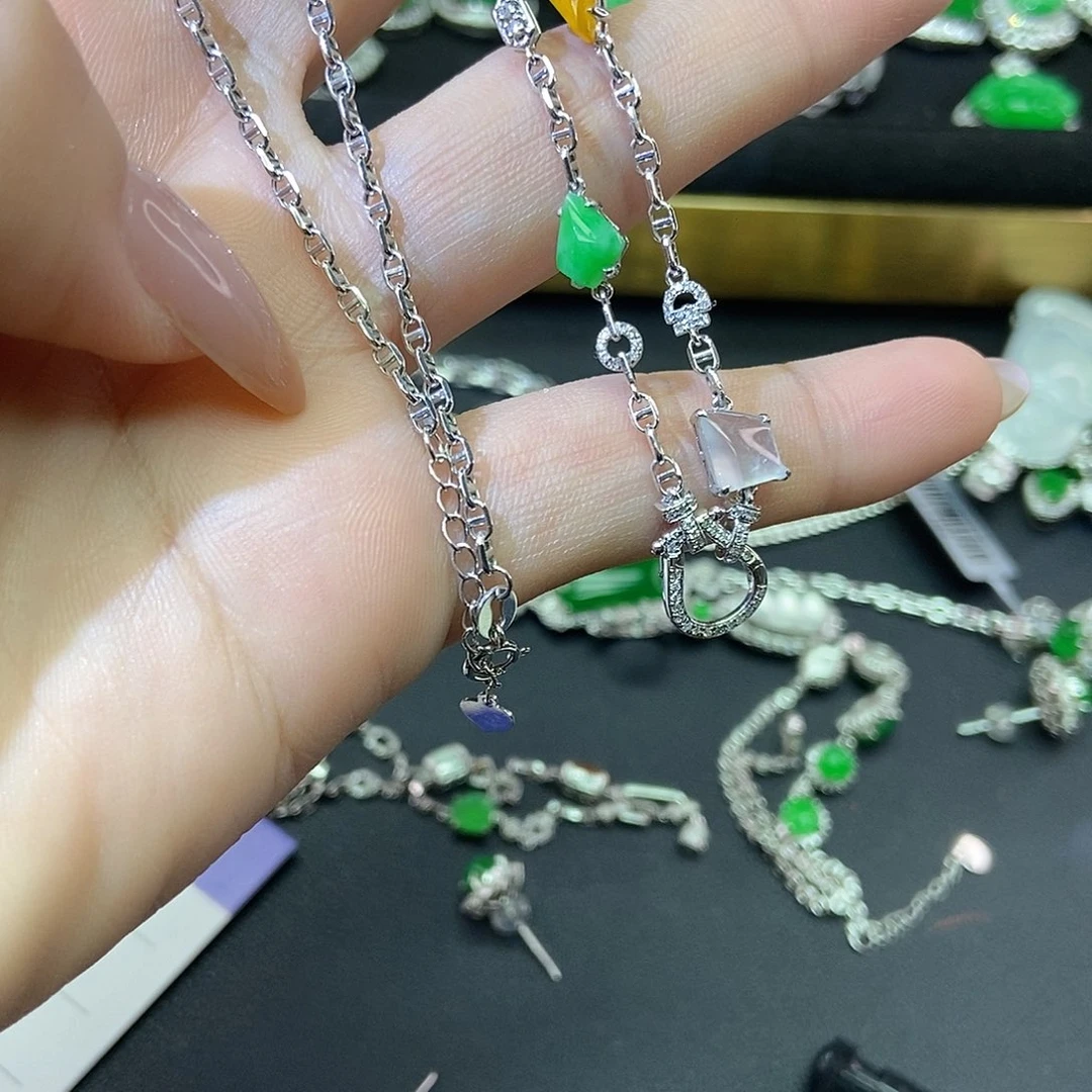 翡翠18K金镶嵌颈饰简基地发货 假一赔三