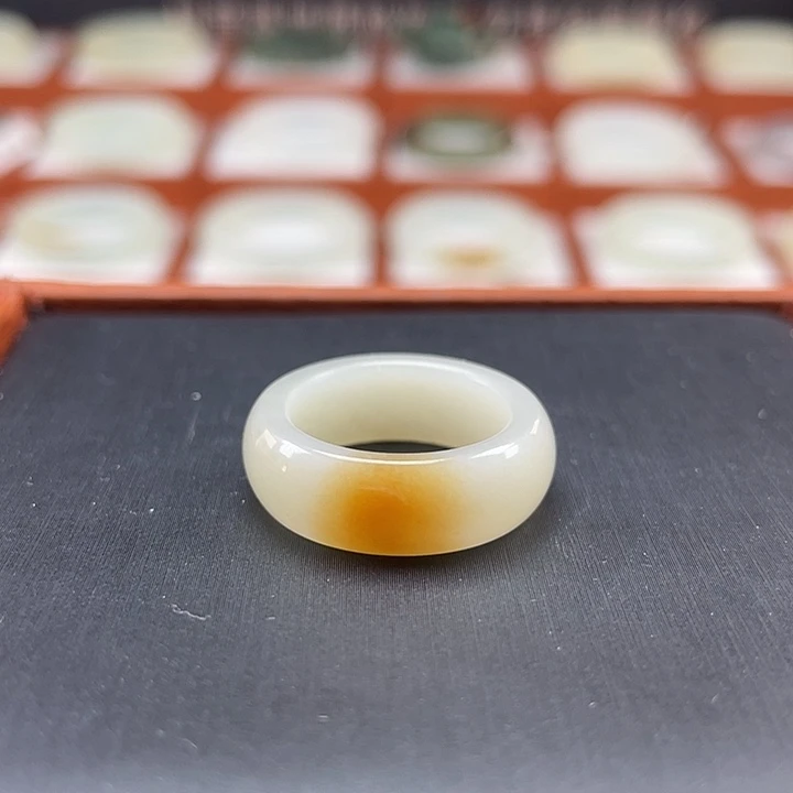 和田玉戒圈未镶嵌新疆且末金山