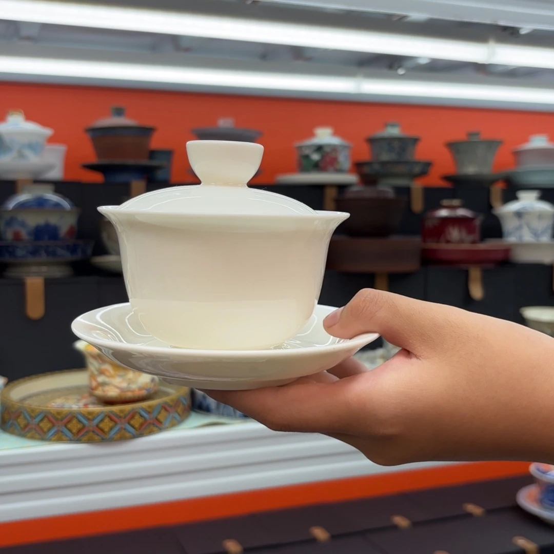 盖碗也可以放上香茶具