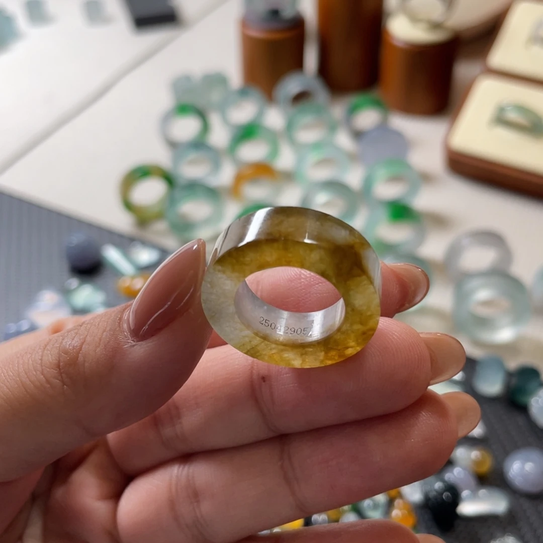 定制翡翠未镶嵌冰秋香