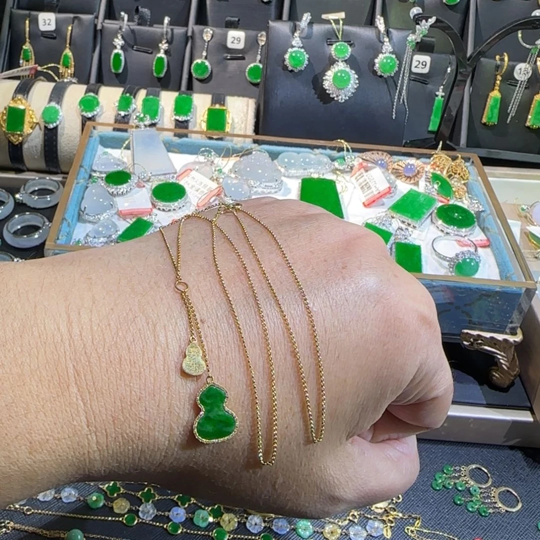 翡翠18K金镶嵌颈饰套链