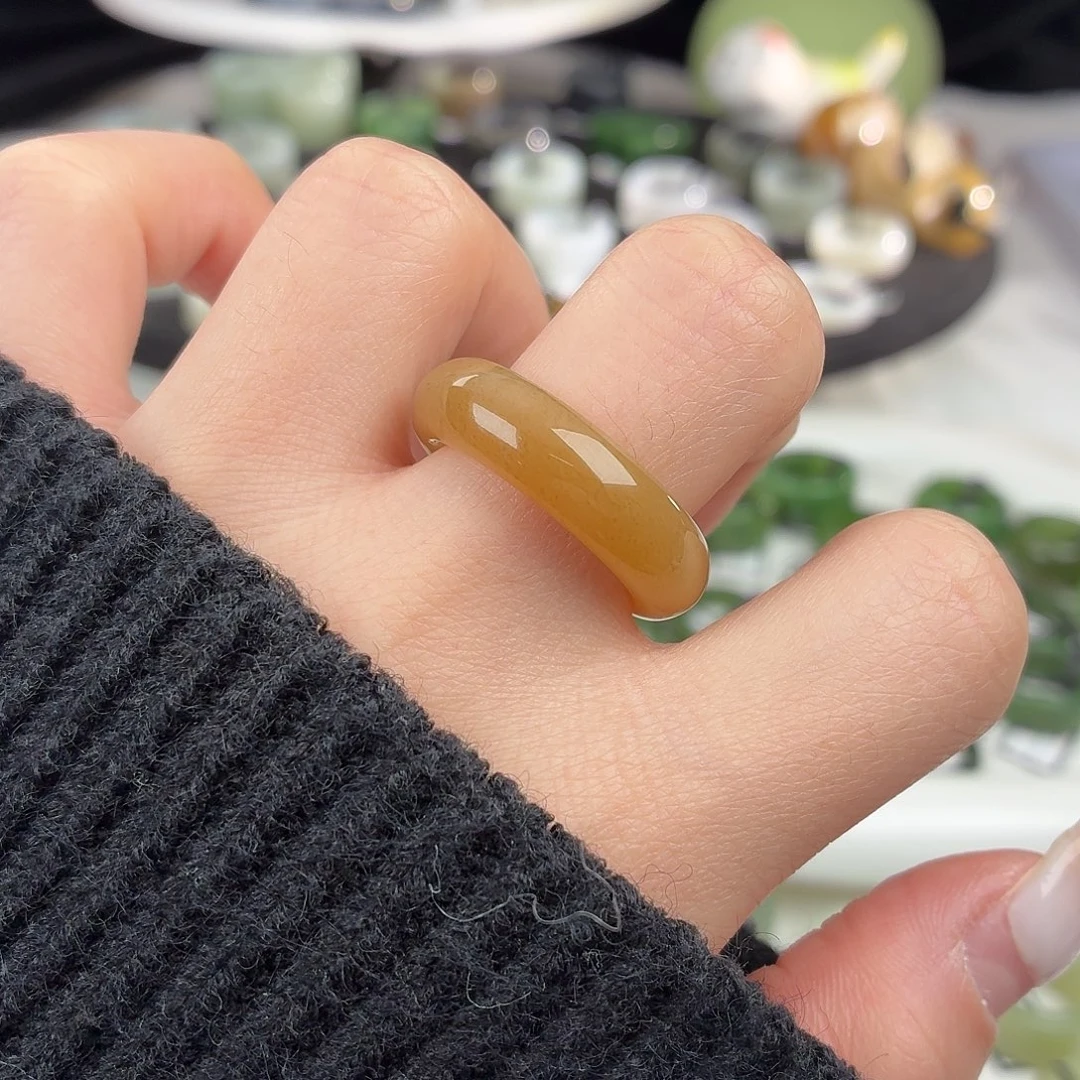 嘟****和田玉未镶嵌戒指S123黄糖轮胎18.4 拍4单