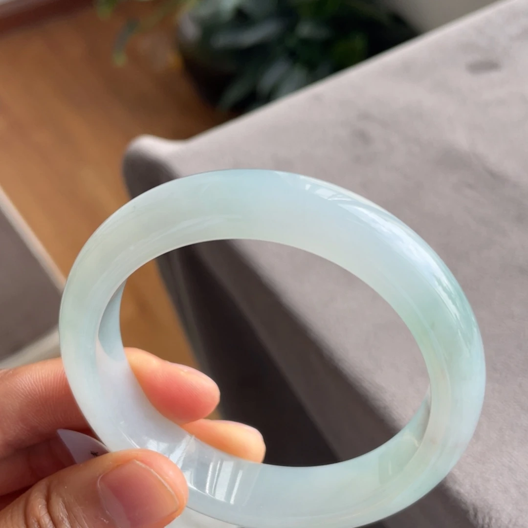 未镶嵌手镯翡翠晴水细润