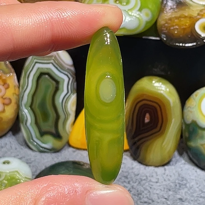 玛瑙/玉髓未镶嵌珠宝奇石