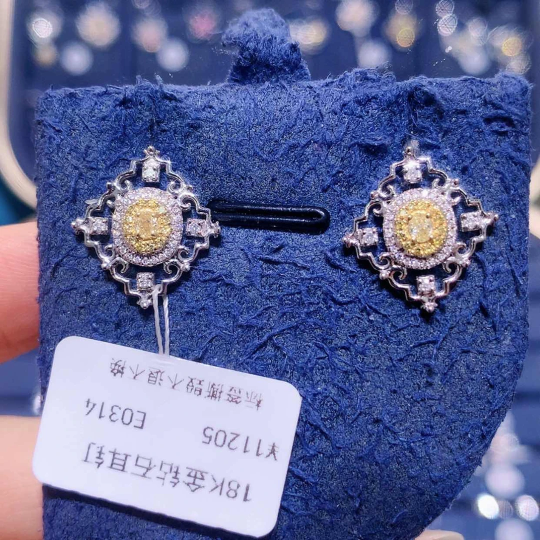 【闪购商品】18K金镶嵌耳饰钻石镂空耳钉