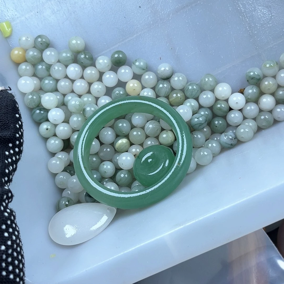 和田玉未镶嵌毛衣链房****王