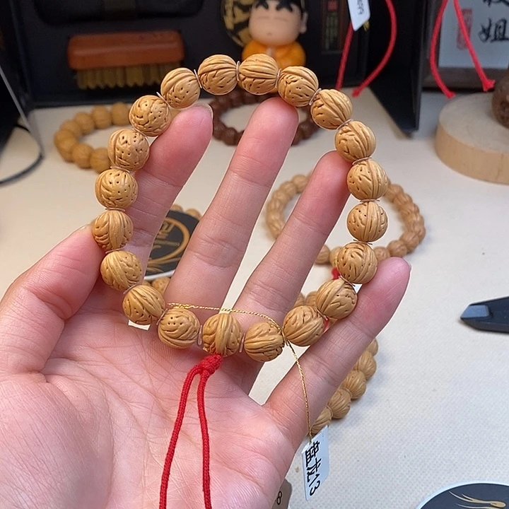 桃核手串盘龙手持13 抛光 （尺寸误差0.5之间）