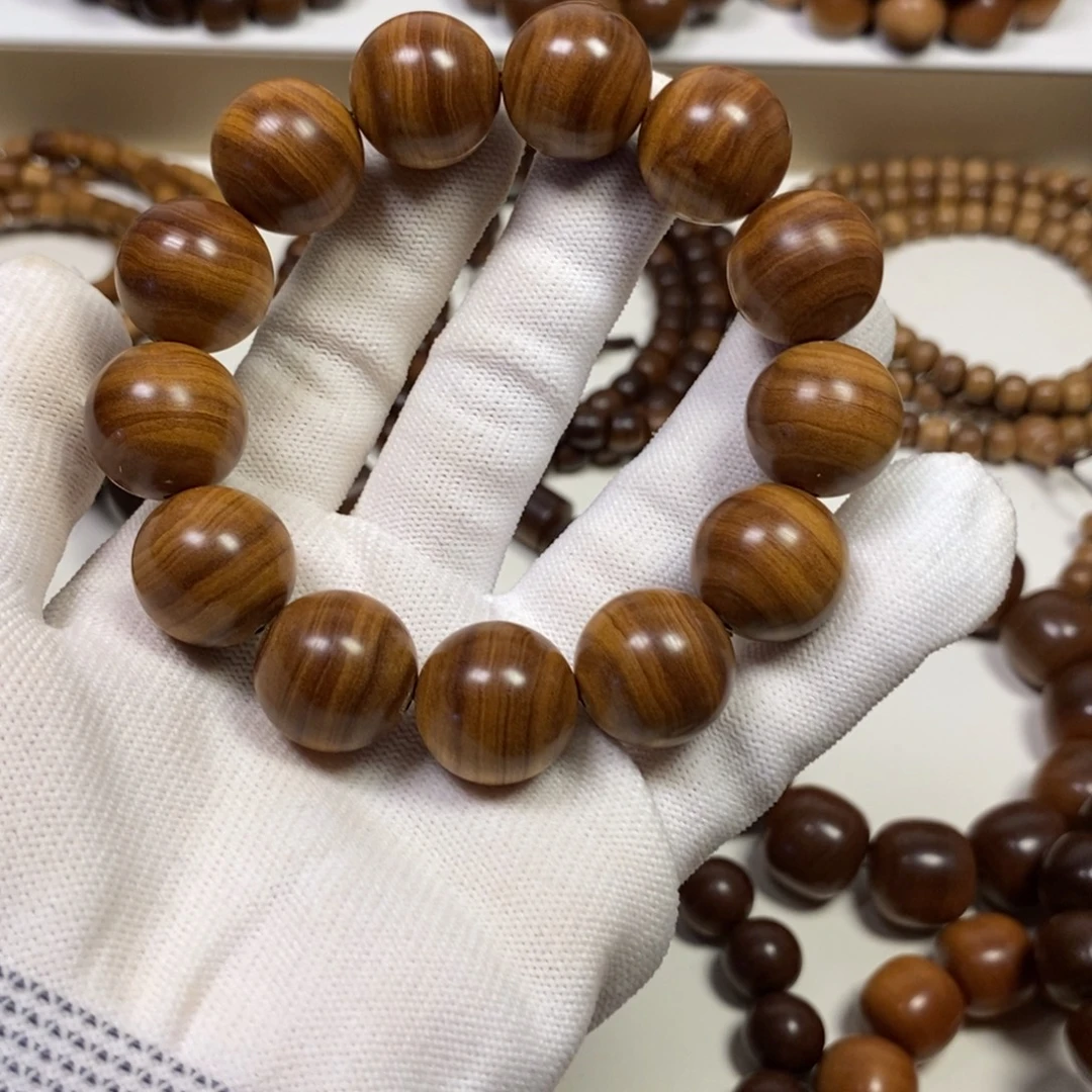 卜***下檀香木老山檀香1.8供奉料奶香