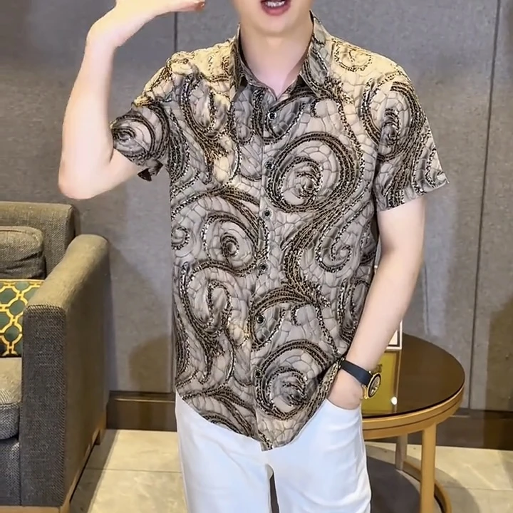 2025夏季新款男士时尚休闲薄款个性巴洛克图案纽扣翻领短袖衬衫