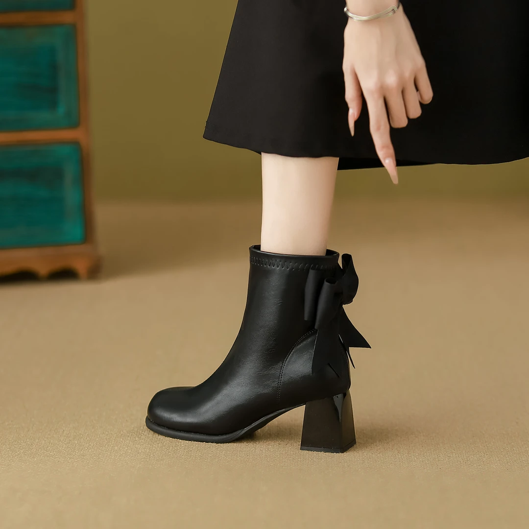 真皮粗跟短靴女2025新款瘦瘦靴小香风圆头高跟英伦风黑色马丁靴子