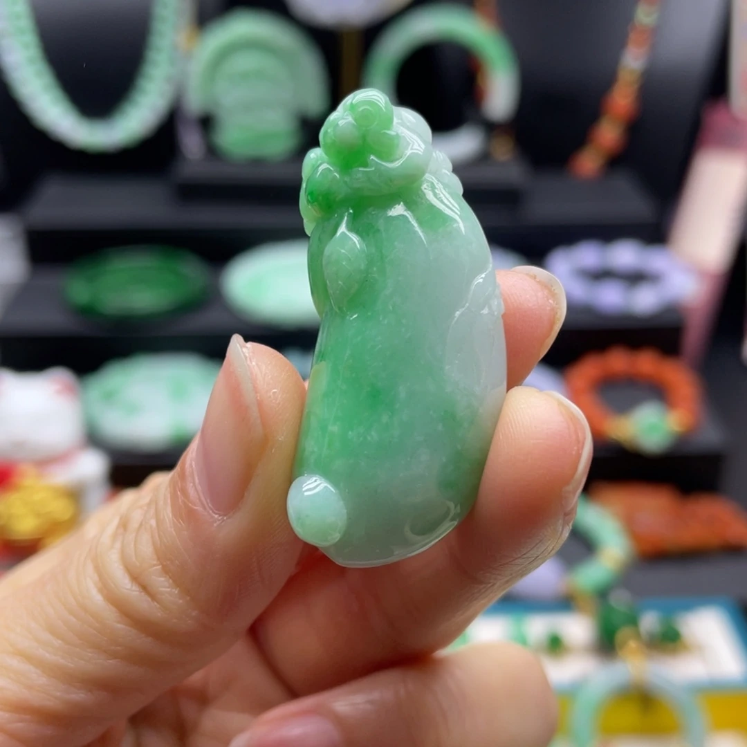 翡翠未镶嵌颈饰翡翠福瓜