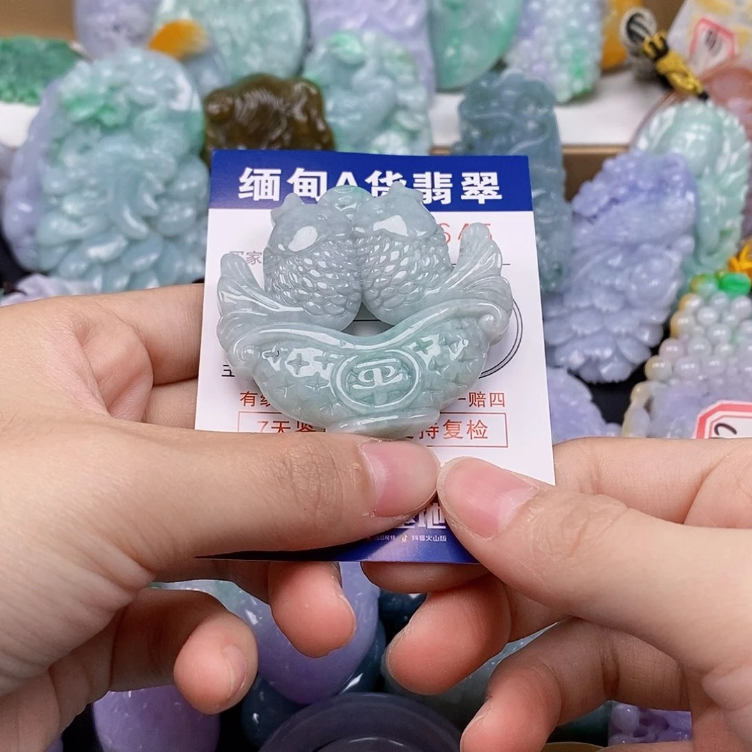 吊坠(不含链)未镶嵌翡翠