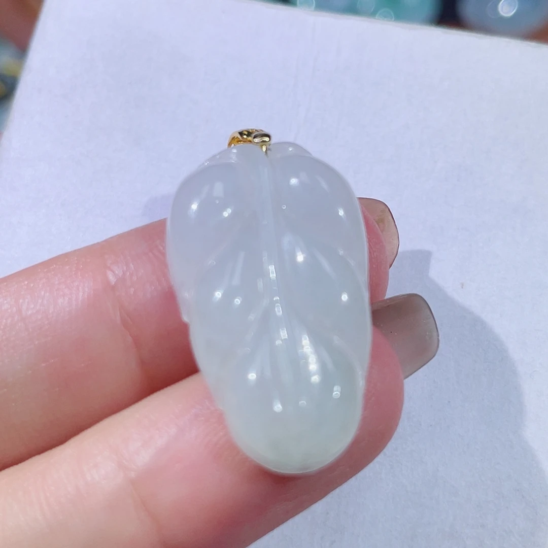 颈饰未镶嵌翡翠叶子