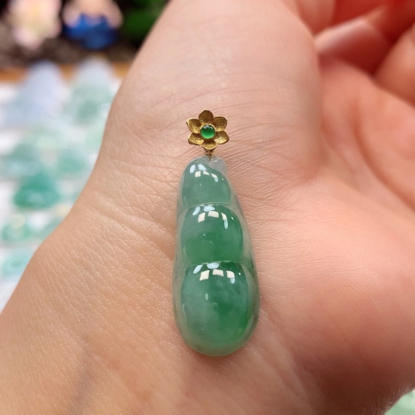 【闪购商品】翡翠18K金镶嵌吊坠(赠链)