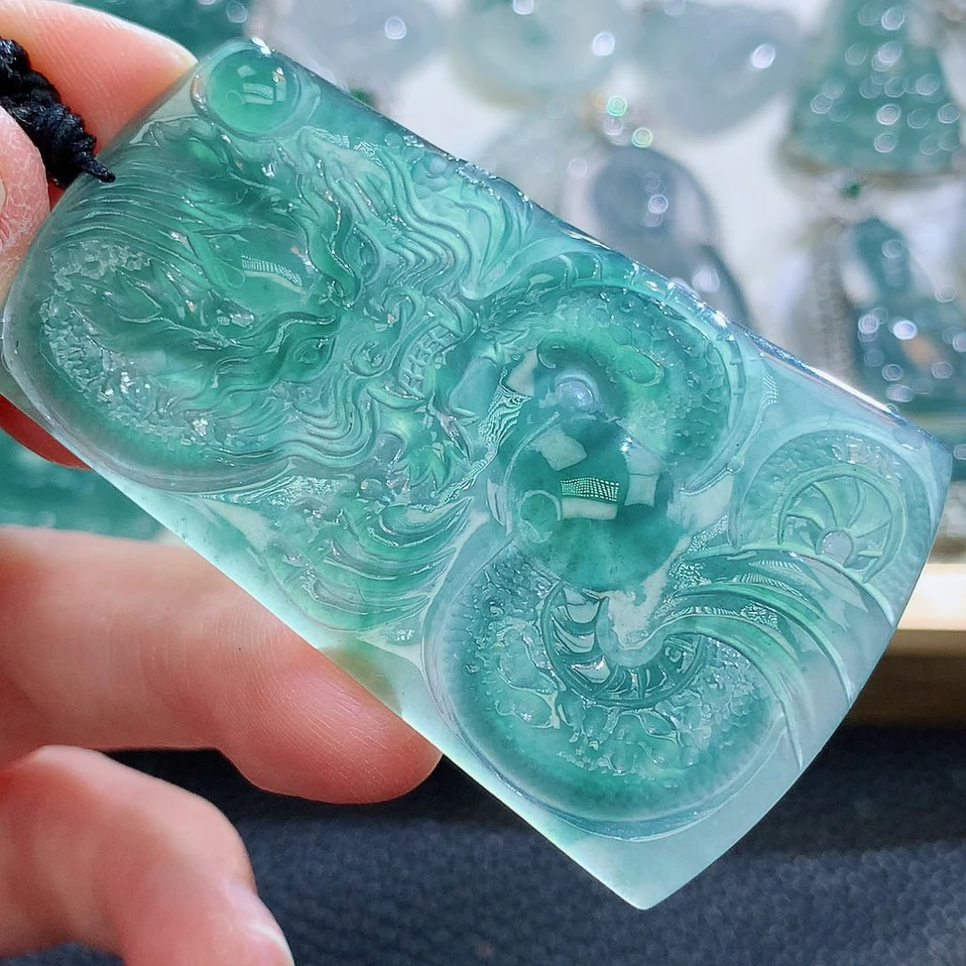 翡翠挂件未镶嵌翡翠