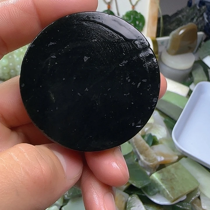 风***沙和田玉（糖玉）未镶嵌珠宝半成品