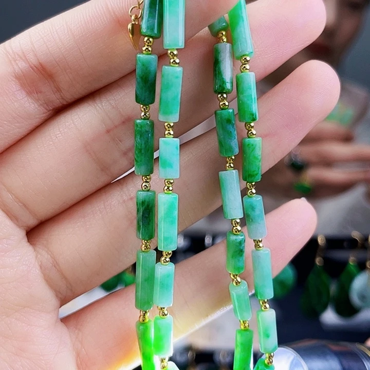 翡翠颈饰未镶嵌饰品