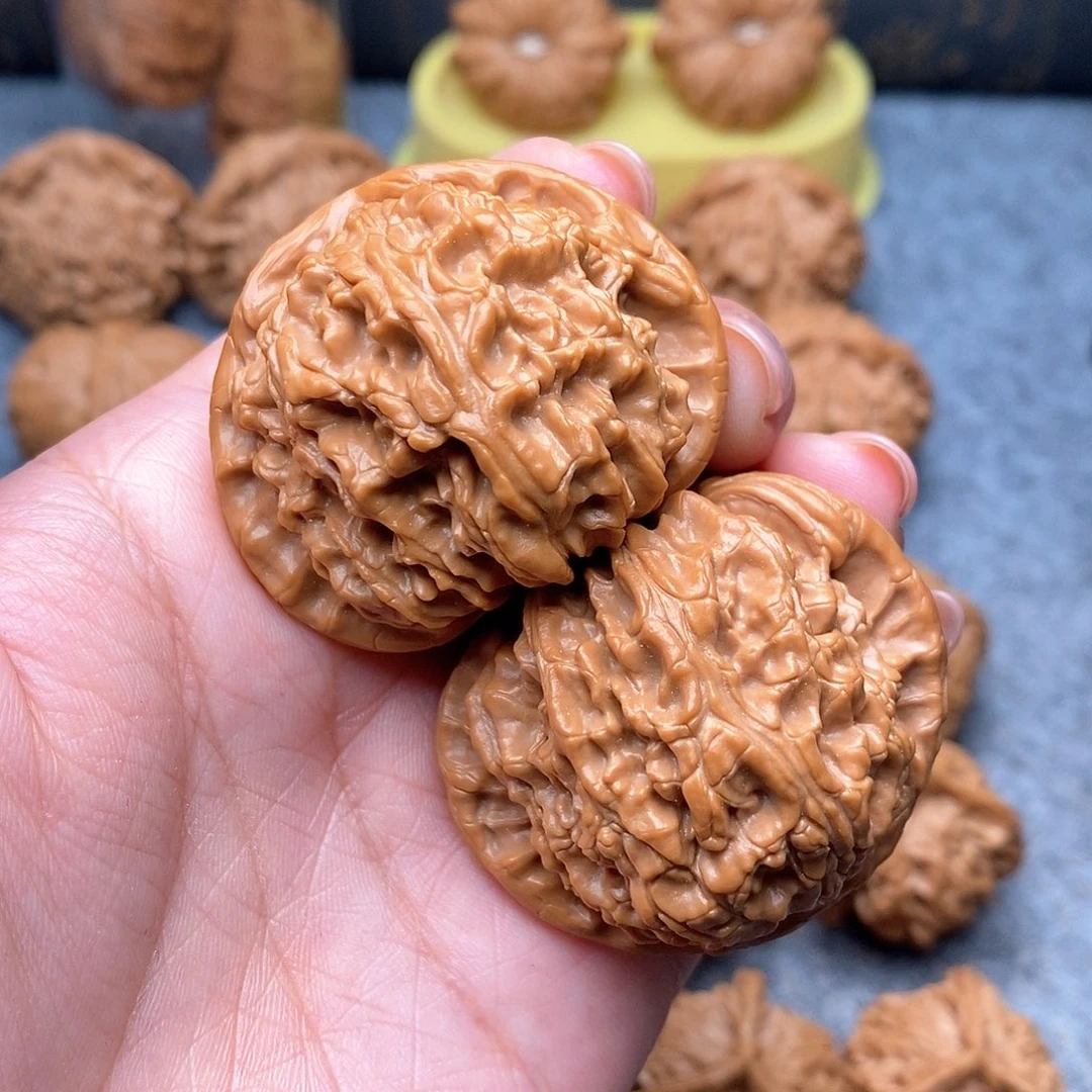 文玩核桃把件三角白45