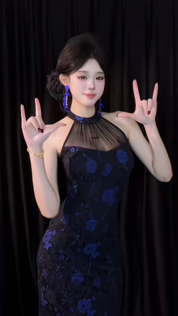 XQIN【蓝夜晚宴】挂脖收腰性感百搭设计刺绣花蕊连衣裙QXQHZ48674