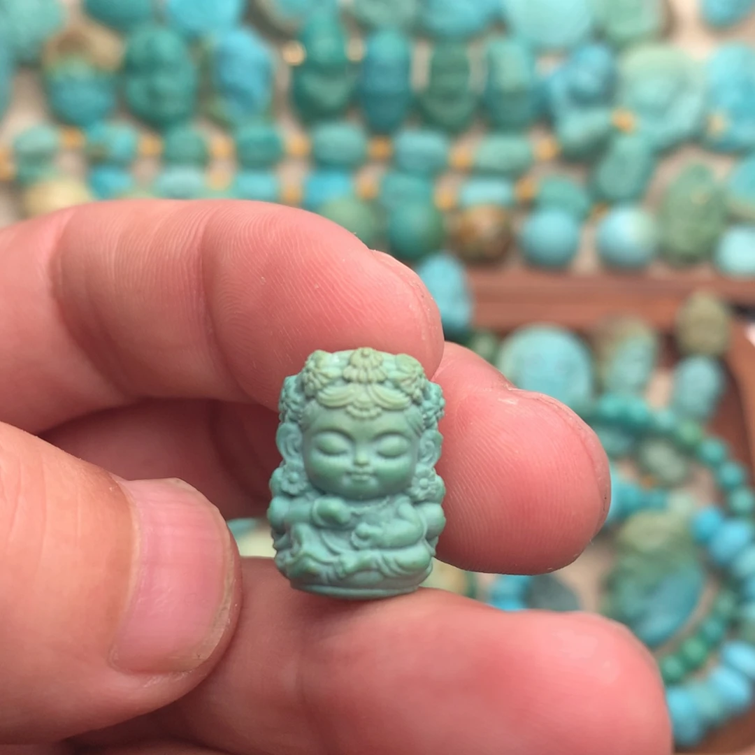 绿松石未镶嵌颈饰