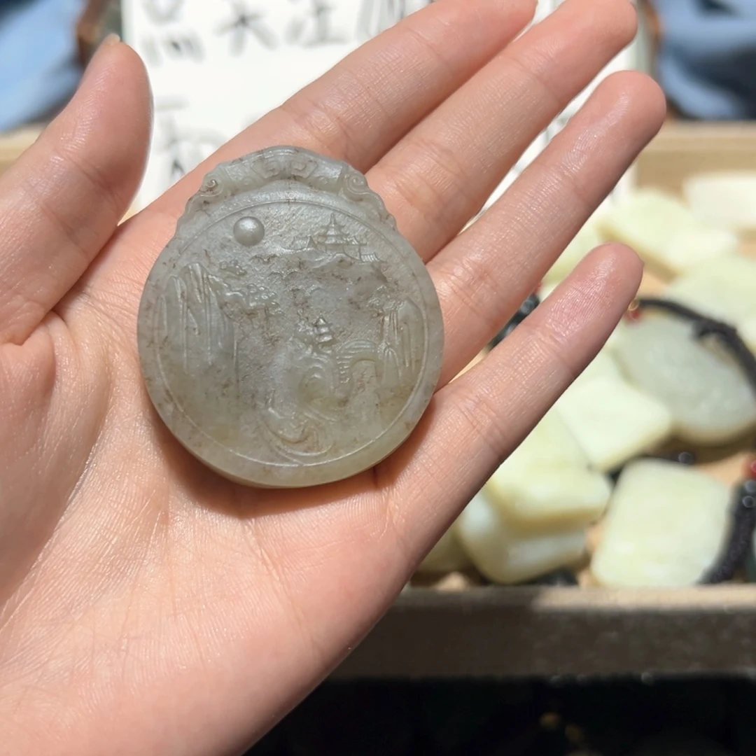 a***.和田玉未镶嵌颈饰