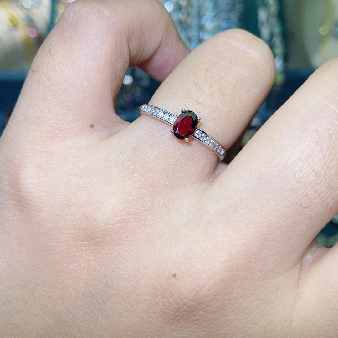 银S925镶嵌石榴石戒指