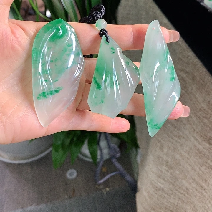 石英质玉吊坠未镶嵌霸*