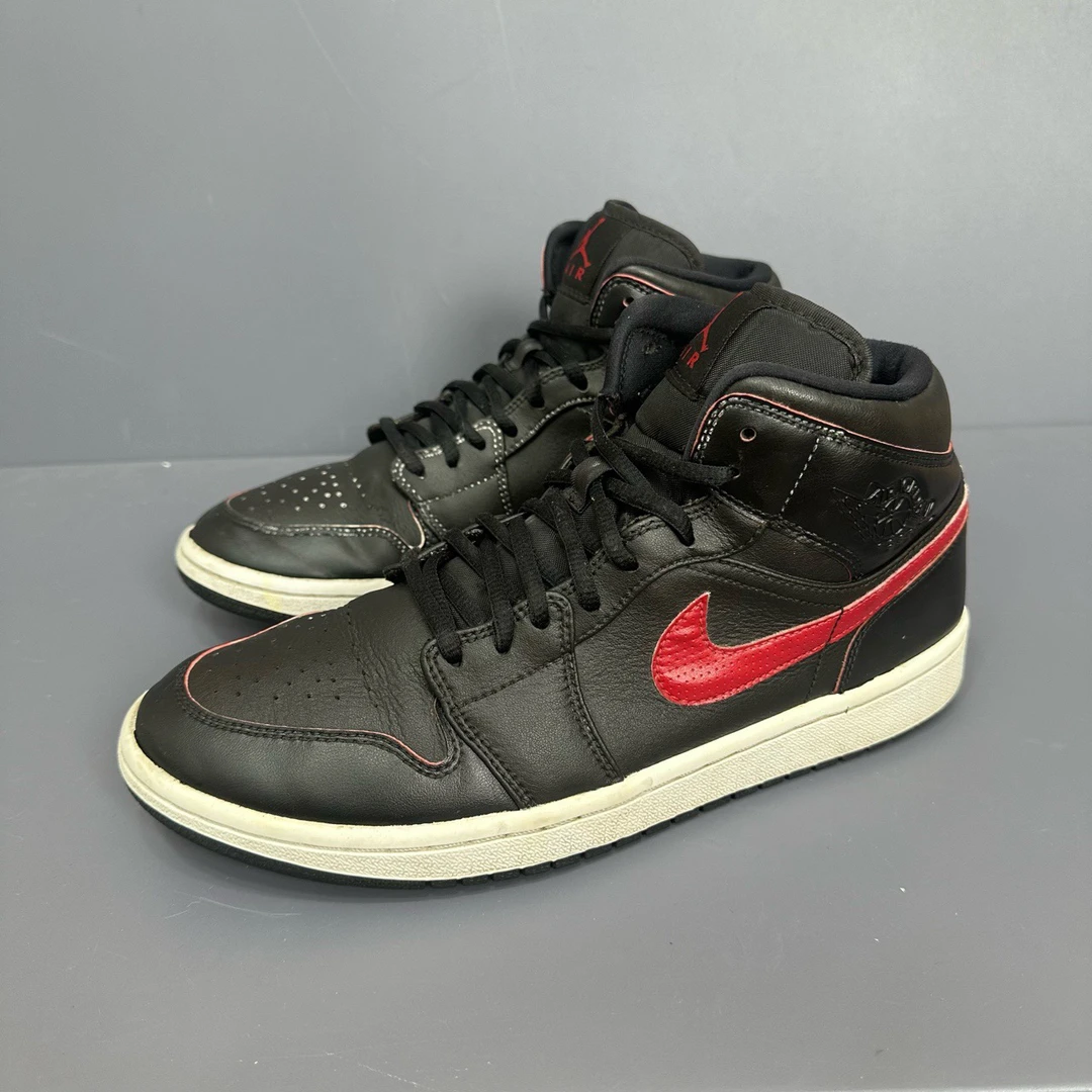 90新 MM6 42.5码 aj1黑红 休闲鞋 鞋面一点裂痕 秒价