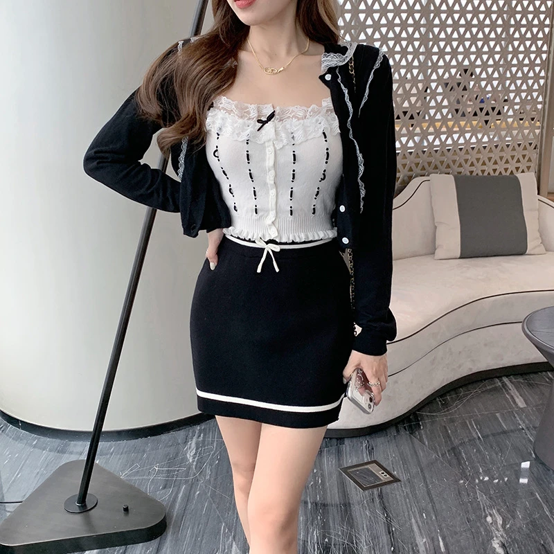 Miu系审美细致蕾丝拼接开衫上衣女士纯色气质软糯针织短款小外套