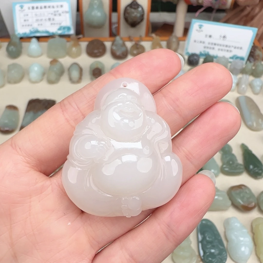 咔***噜和田玉未镶嵌颈饰