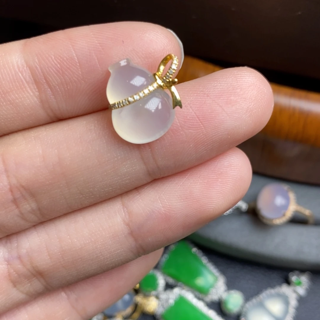 翡翠颈饰18K金镶嵌18Ｋ金葫芦吊坠