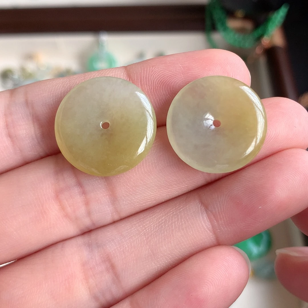颈饰18K金镶嵌翡翠