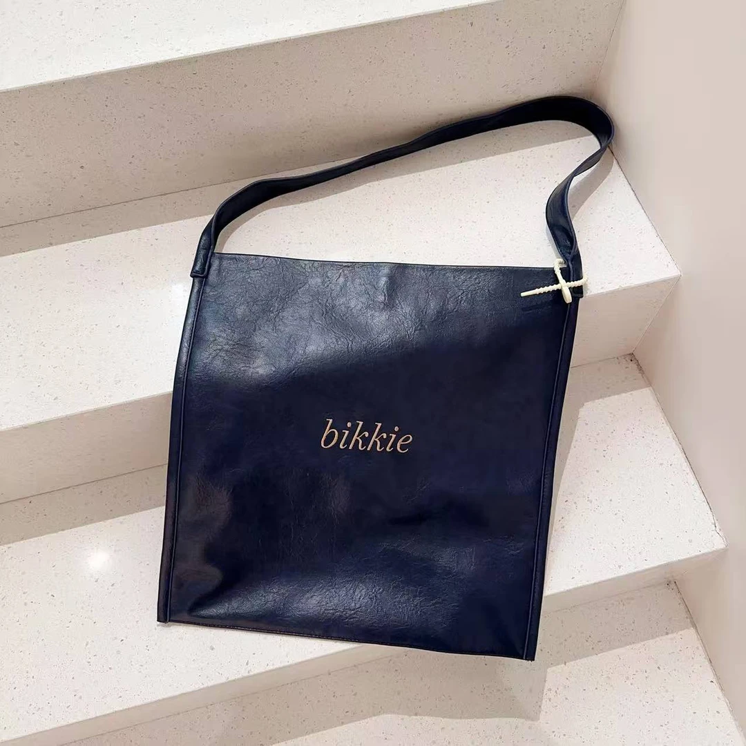 BIKKIE25秋冬撞色刺绣字母 原创设计大容量软皮托特包