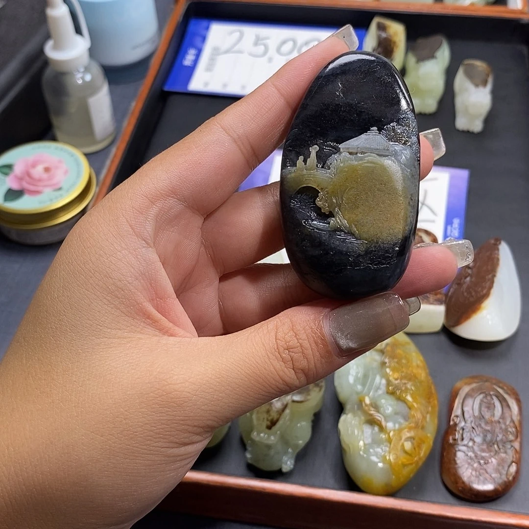 兰***云颈饰未镶嵌和田玉