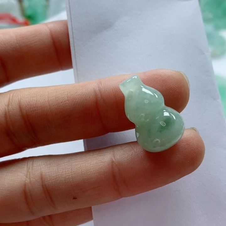 翡翠颈饰未镶嵌天然