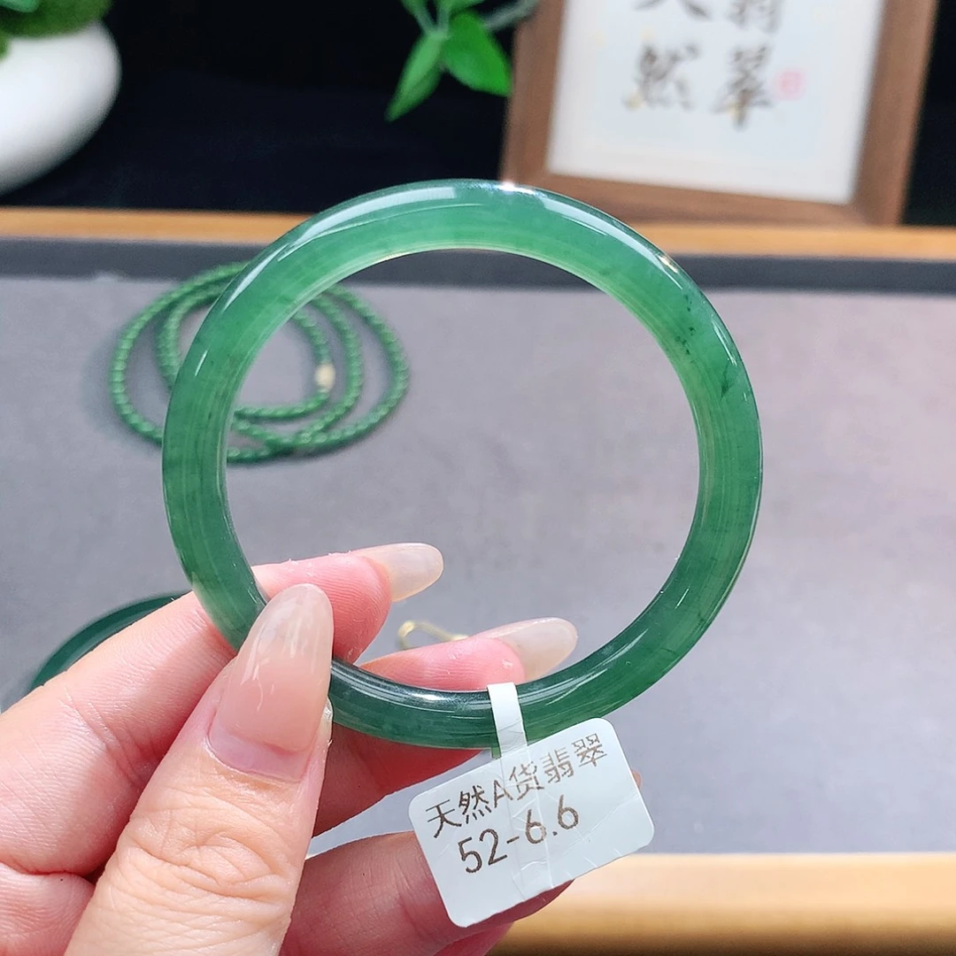 翡翠手镯（圆镯）未镶嵌