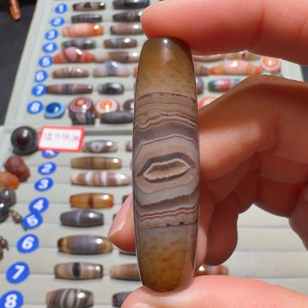 k***i玛瑙/玉髓未镶嵌珠宝半成品