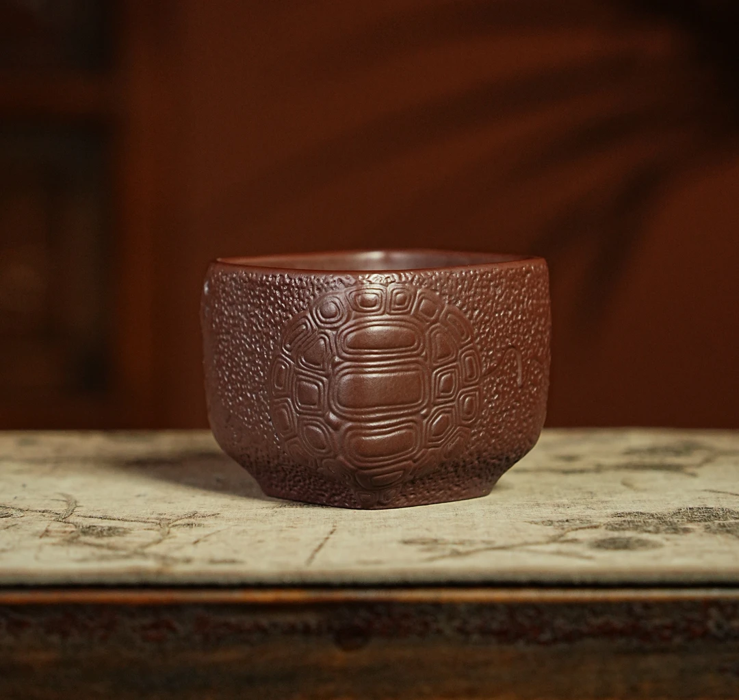 188 宜兴原矿紫砂石红四方杯富甲天下手工刻绘高端品茗主人杯茶具