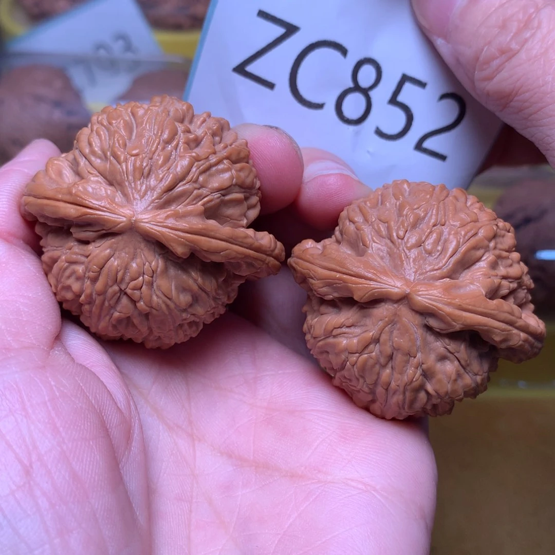 文玩核桃把件红皮球白42