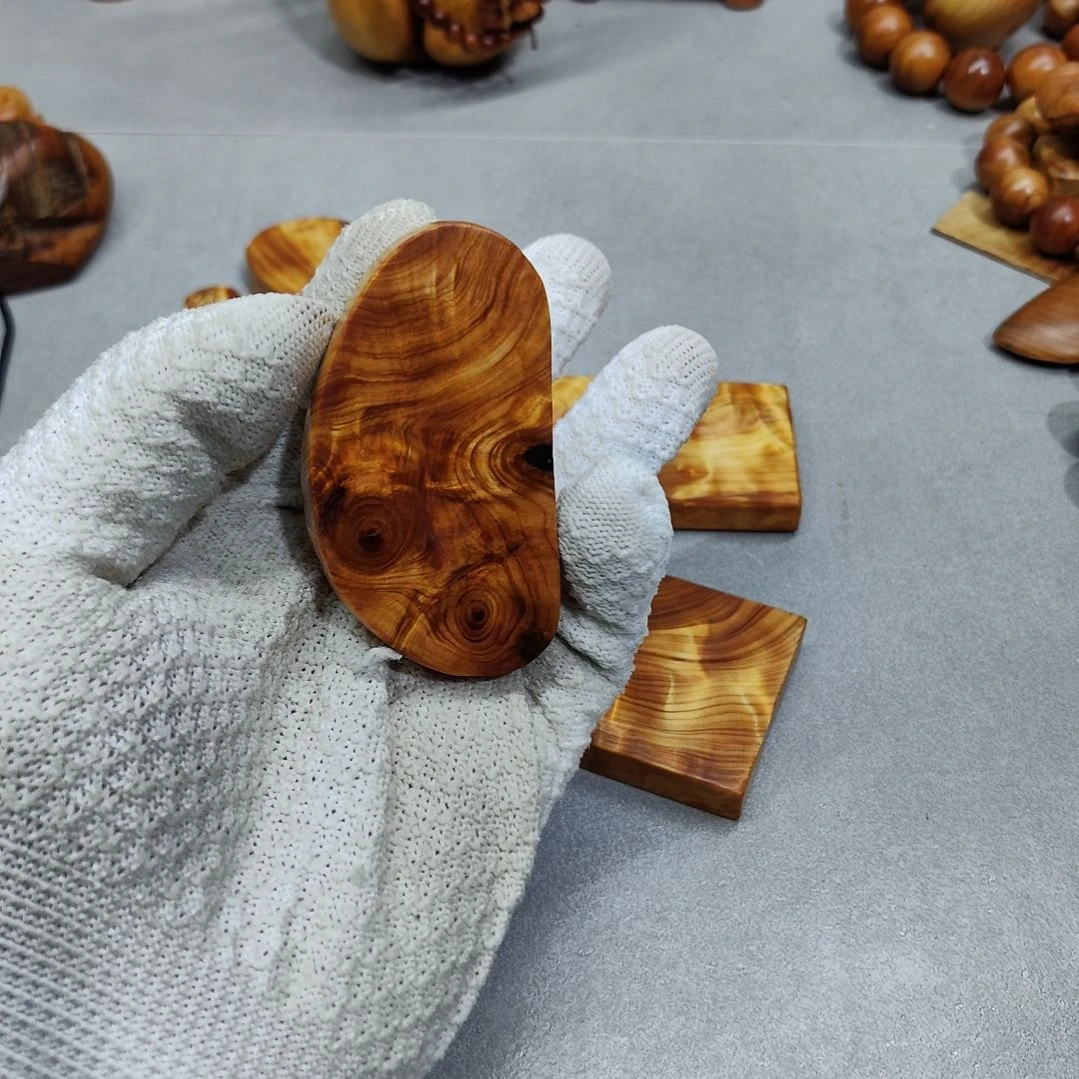 D***P太行崖柏手工艺品