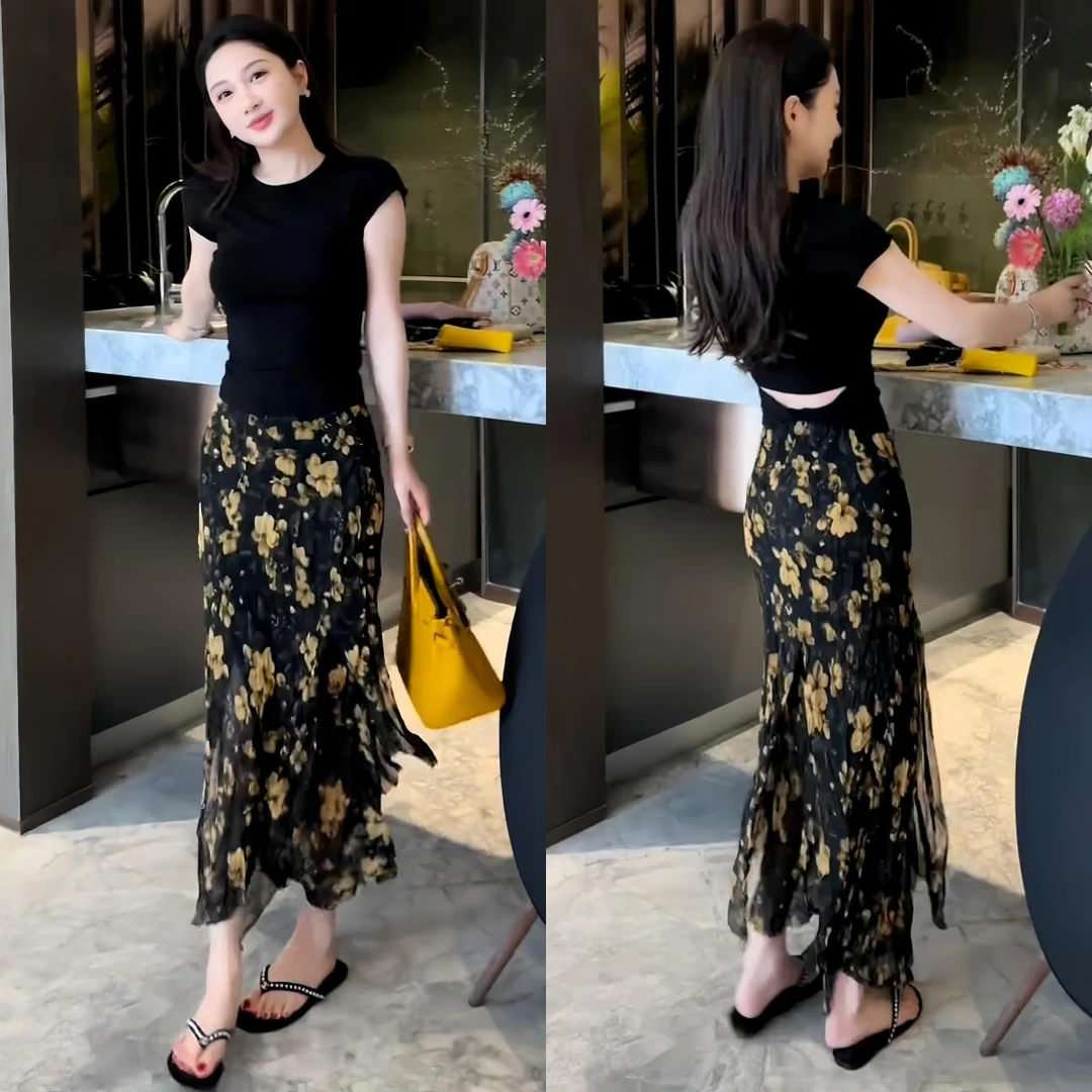 PP【黄玫瑰】百搭高级感开叉气质飘逸碎花直裙+修身显瘦短袖T恤