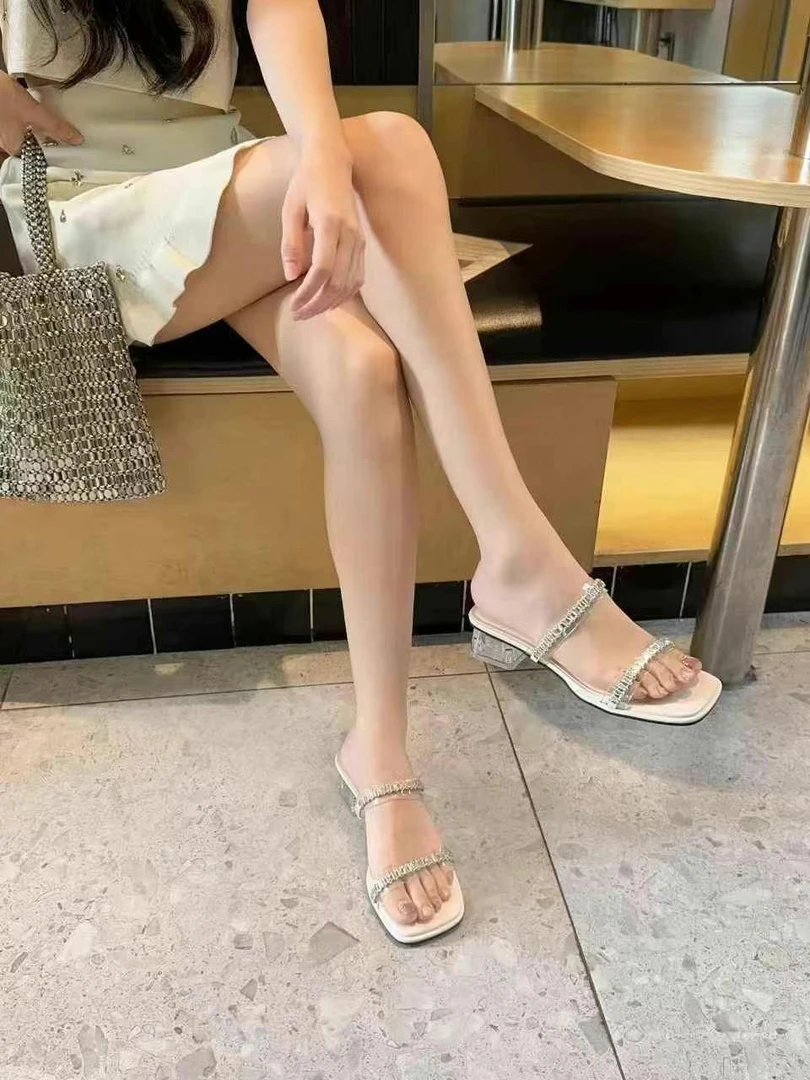 粗跟水钻夏季一字拖水晶高跟拖鞋仙女风包头百搭外穿方头